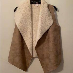 Coco+Jaimeson Sherpa vest